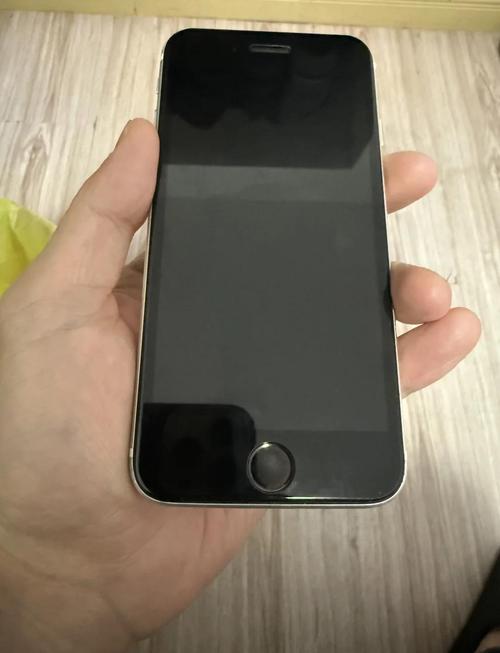 渴望小屏轻量级手机:2023年了入手iPhone苹果se2?