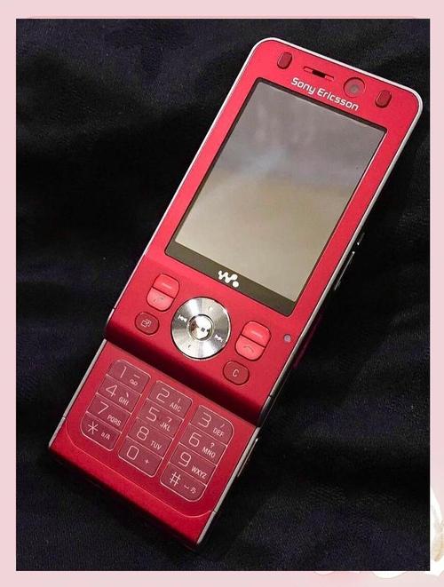 索尼爱立信w980和w980i有什么不同??后面的“i”是什么意思?