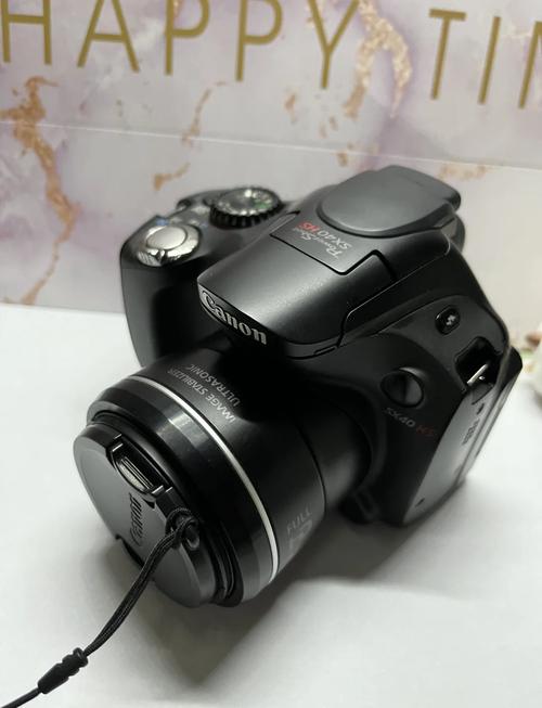 问问一下佳能SX40跟SX40hs有什么区别啊?麻烦说说。