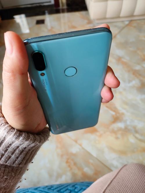 华为nove3玩原神卡吗