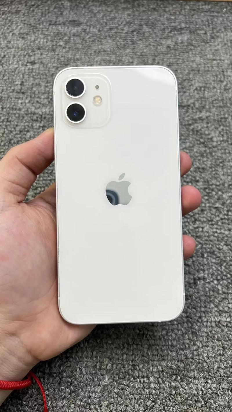 苹果12旧手机多少钱一个