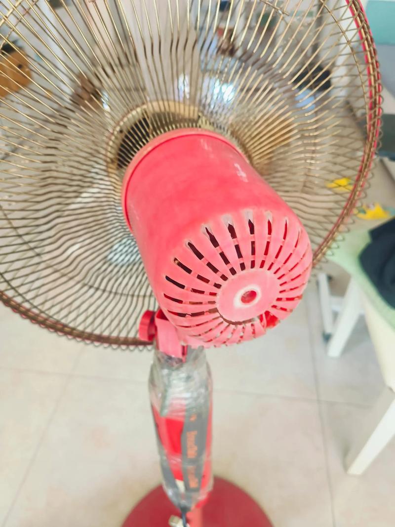 万宝老电风扇怎么拆解