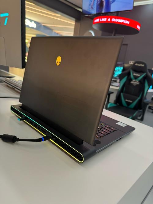 Dell戴尔的Alienware外星人笔记本适不适合做设计的人使用