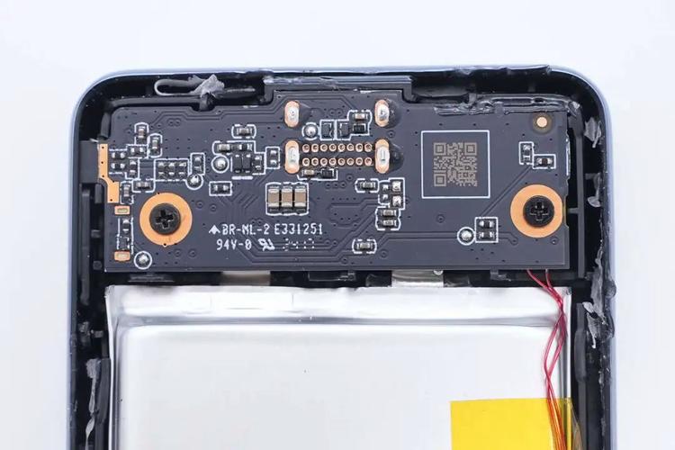 小米充电宝坏了,检查才发现,是USB接口里面的金属片弯折,有什么办法能修...