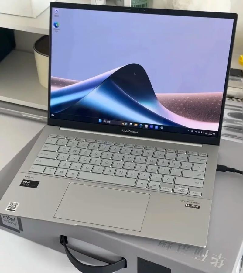 华硕笔记本灵耀S系列S4100UQ(金属版)带内置摄像头吗?