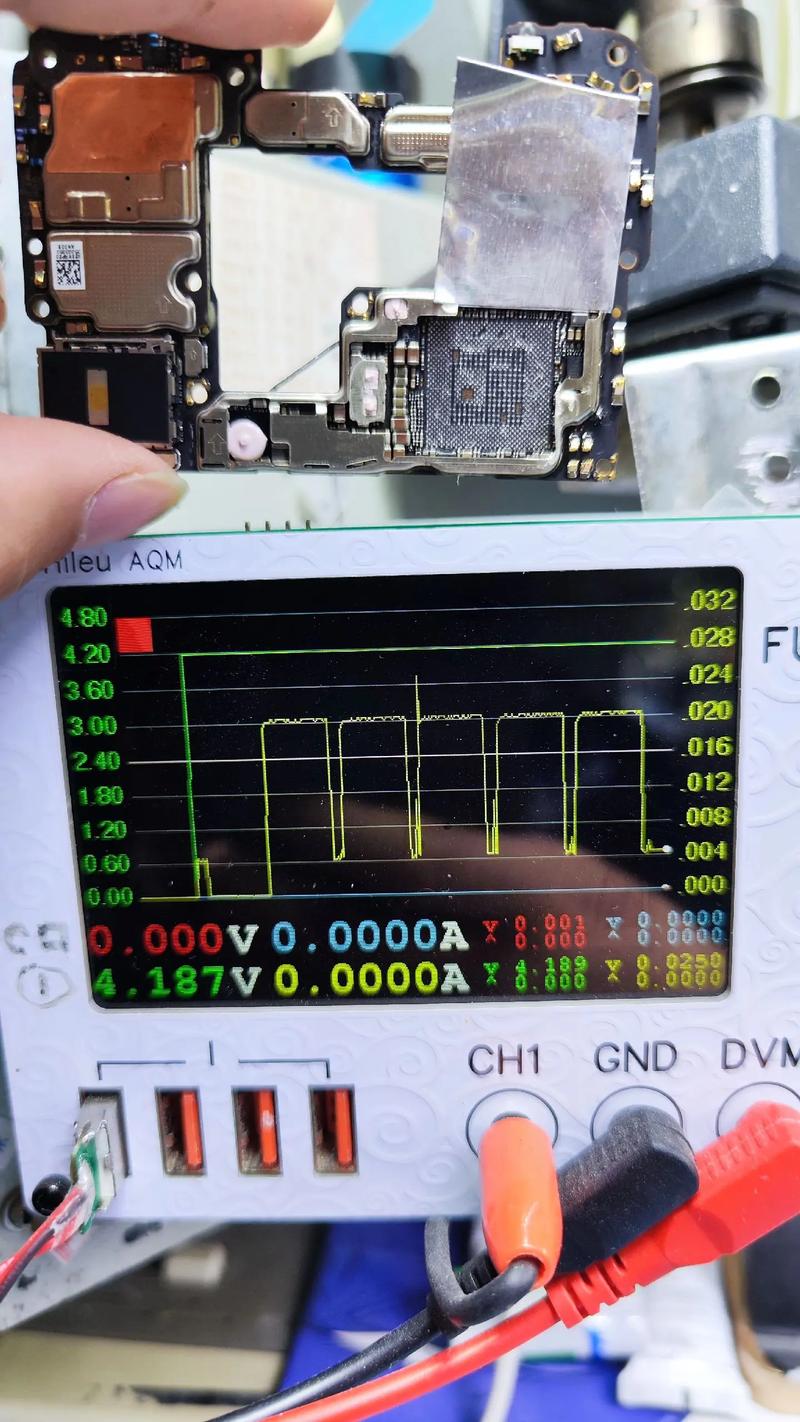 笔记本电脑正常工作时的电流