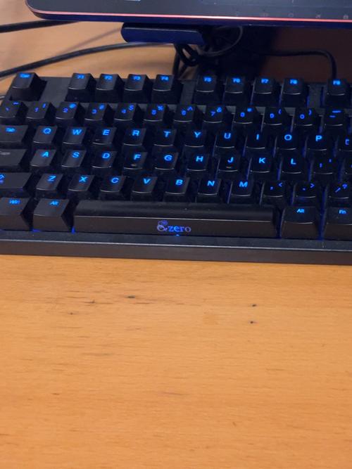 台式电脑键盘背光灯怎么开