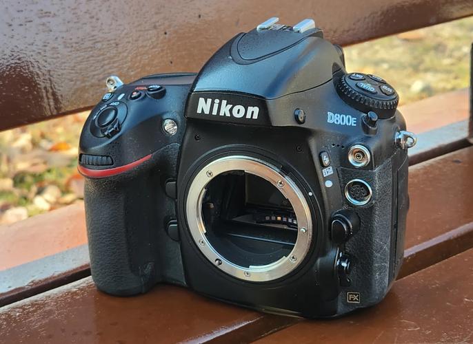 尼康D800E与D800有什么区别?麻烦详细说一下。