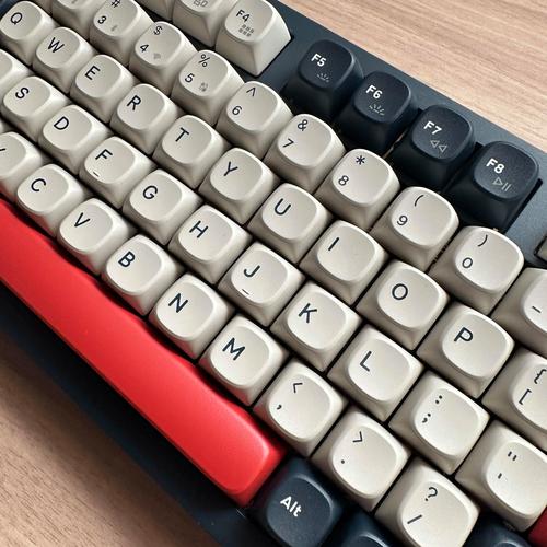 打游戏用什么轴的机械键盘?2025年200元左右性价比款推荐