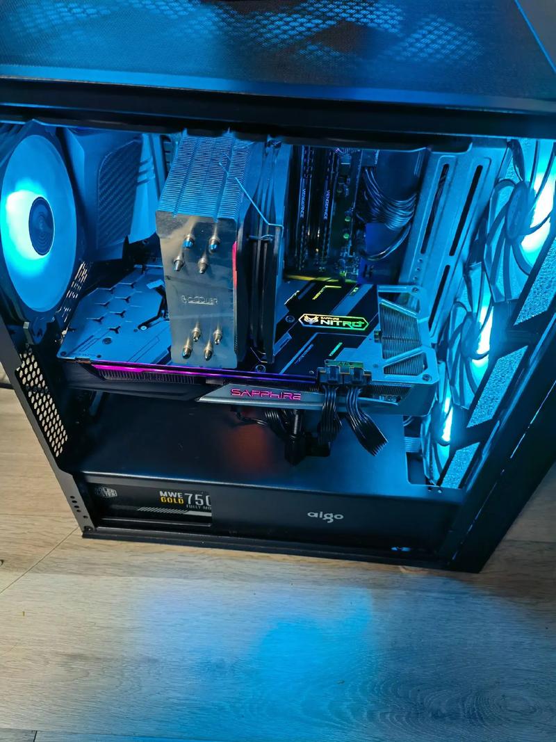 蓝宝石超白金5700xt有防拆贴吗