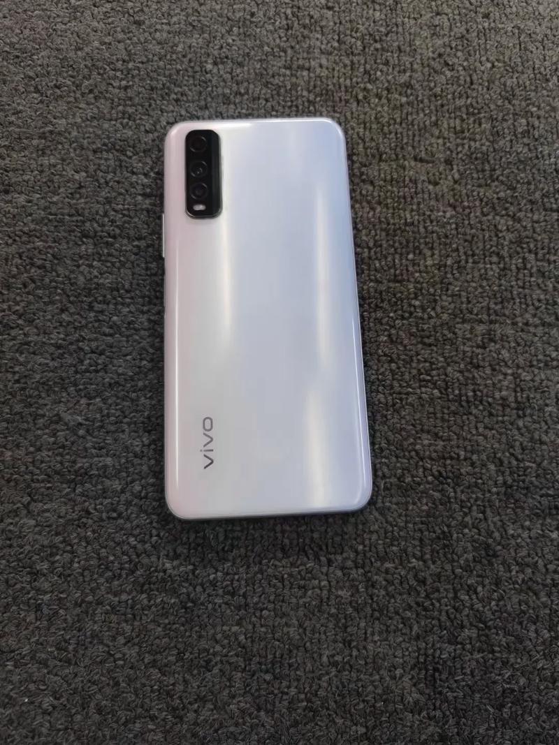 vivoy70s和y70t手机壳一样吗?