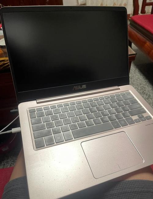 华硕u4000和u4000u的区别