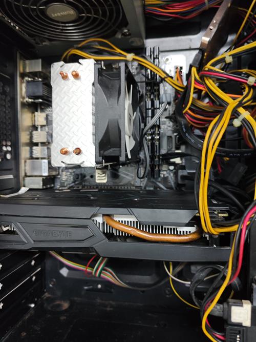 想买台二手电脑,想知道检测硬盘,显卡,内存,主板等硬件都需要看什么参...