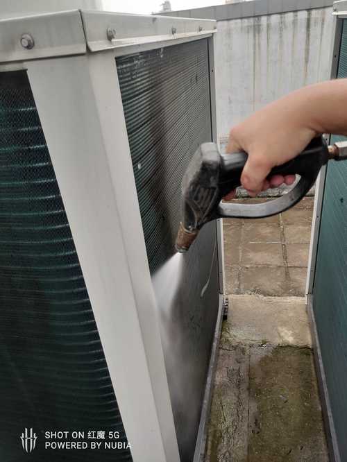 空调散热片如何清洗