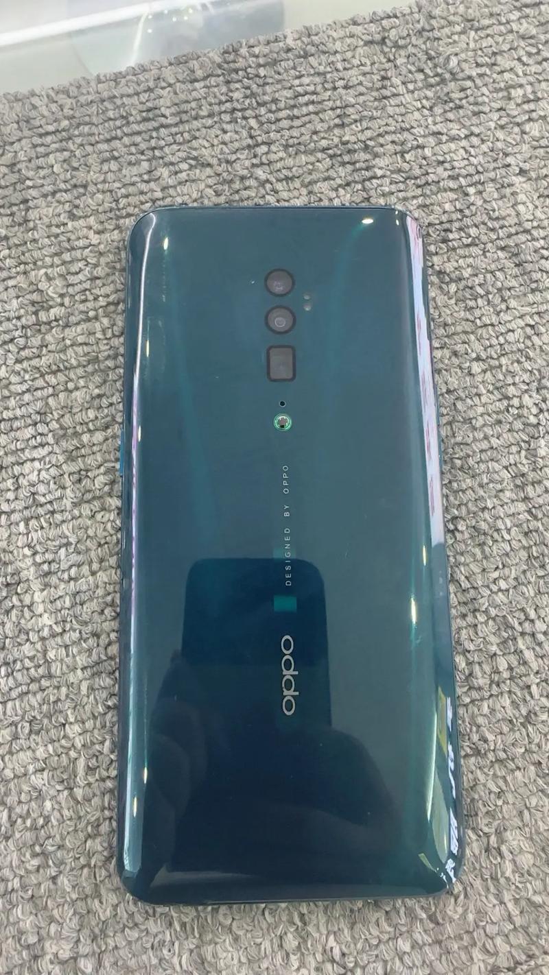 reno和reno十倍变焦版区别