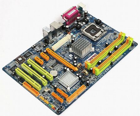 E2140搭配那个板超频好(游戏用)