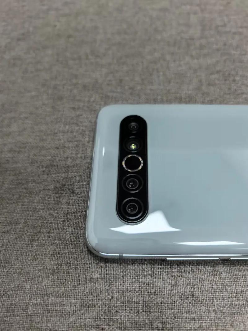 魅族17pro和18pro费用差不多