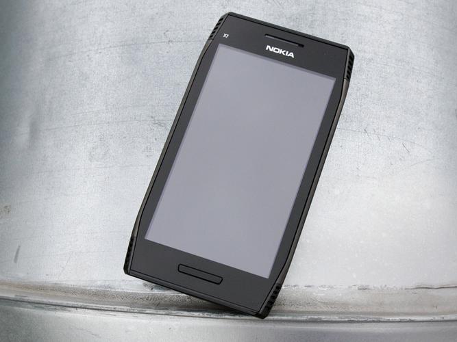 想买款手机不知道是诺基亚X7比较好呢,还是买苹果呢,大家给我借鉴一下...