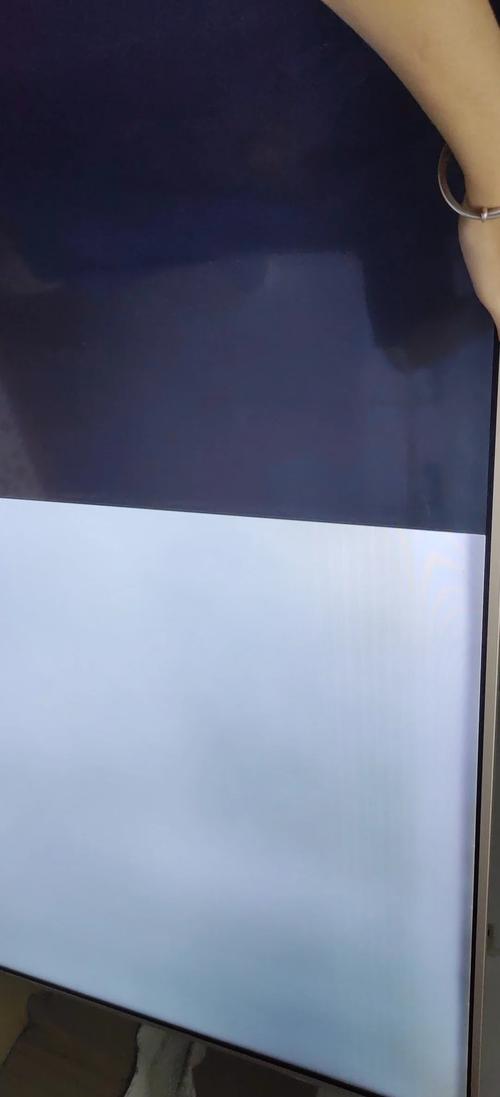 电脑的屏幕一直忽闪忽闪的,怎么处理