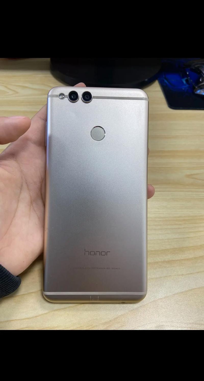 honor7x是华为什么型号