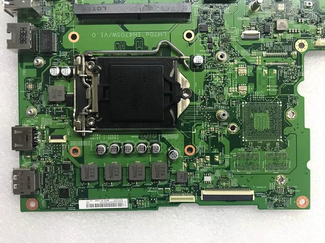 处理器Corei3m380双核主板联想LENOVO2GB内存硬盘希捷500GB显卡NVIDIA光驱...