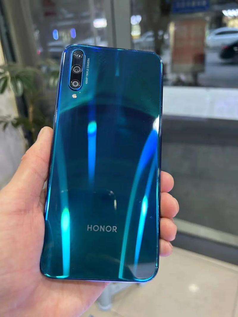 荣耀V20配置怎么样,是否值得入手?