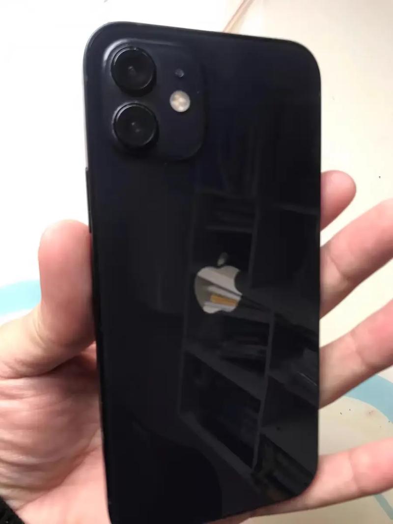 满身槽点的iPhone12仍在阻击华为#No iPhone