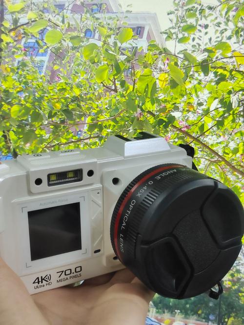 想买一个数码相机,出去玩的时候拍点照片,800~1000元左右,有性价比高[One]、..