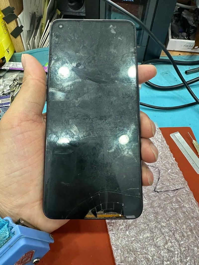 opop手机内屏坏了修多少钱