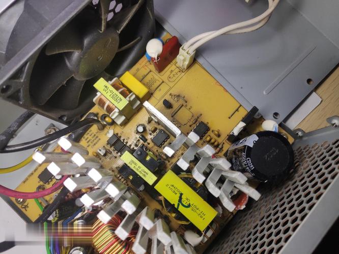 电脑电源瓦数配大了会烧坏主板吗?