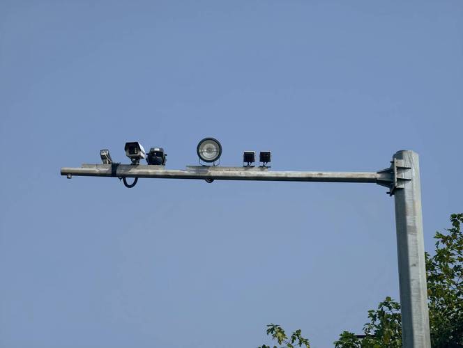 高速监控摄像头有几种