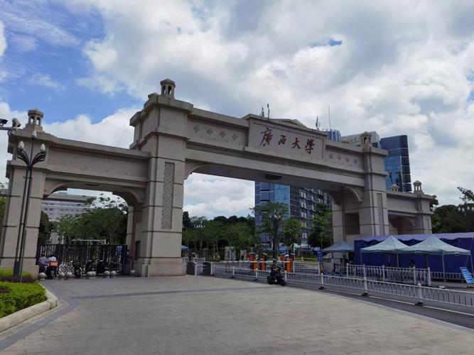 ...只会电脑检测,现在想学习着跟人家一起开电脑维修店