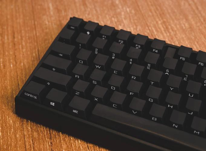 机械键盘轴哪种声音小