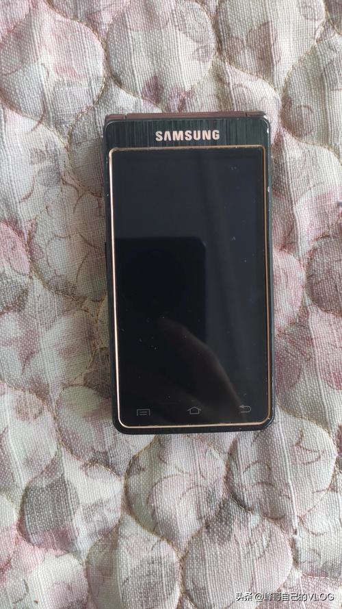 三星w2013,三星w999,要一万几,配置还不高,为什么这么贵?