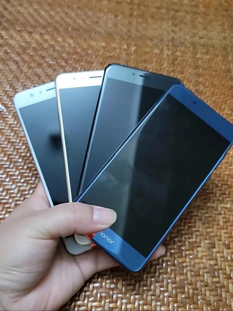 华为荣耀8外屏碎了替换要多少