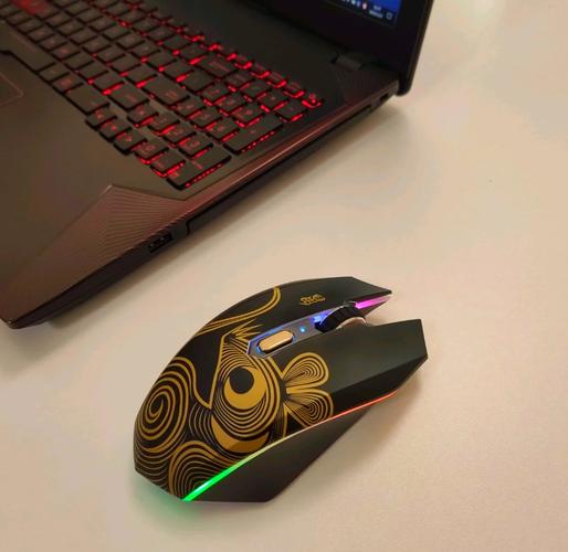 达尔优牧马人鼠标怎么拆