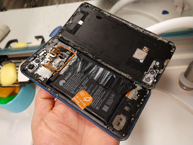 荣耀v8电池更换多少钱一块