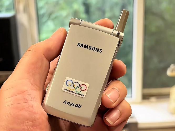 三星翻盖按键手机型号(三星翻盖按键手机)