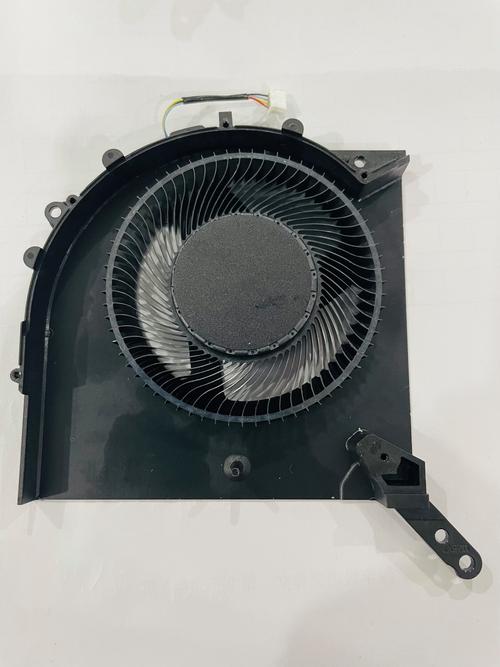 联想拯救者y七千p2025打游戏时吵不吵