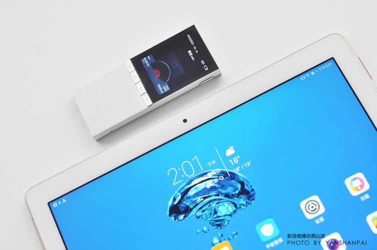 荣耀Waterplay平板:能在水中使用的娱乐神器?