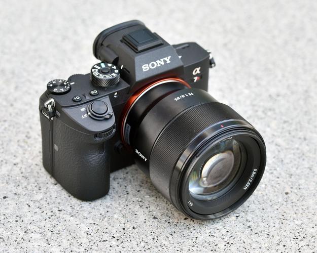 大疆rs3怎样连接索尼a7r3调节曝光