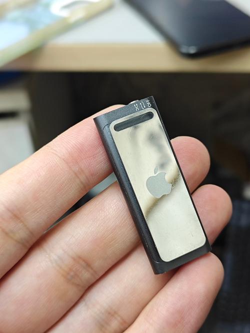 为什么行买的夹子苹果mp3充不进电,而且决定耳机孔有点松