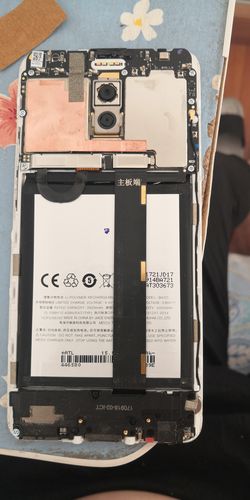 魅蓝note6换屏后开不了机了