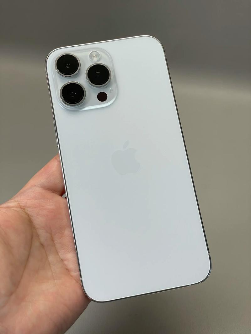 苹果14pro和max哪个值得买