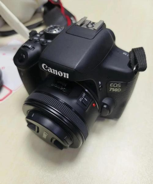eos750d是全画幅吗?