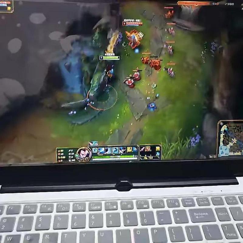 求推荐一款笔记本玩LOL,谢谢。