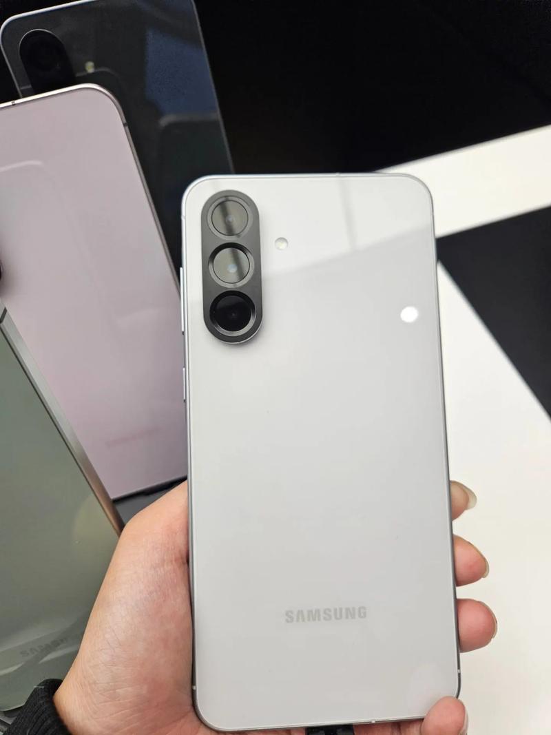 三星a514g和5g的手机尺寸一样吗