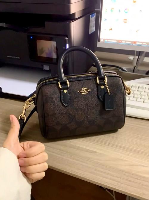 蔻驰相机包和波士顿哪个好