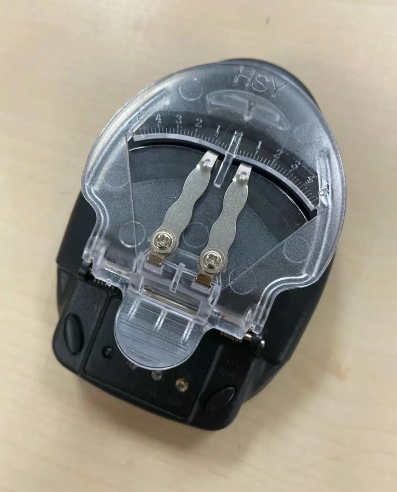 手机万能充电器可以冲数码相机电池吗