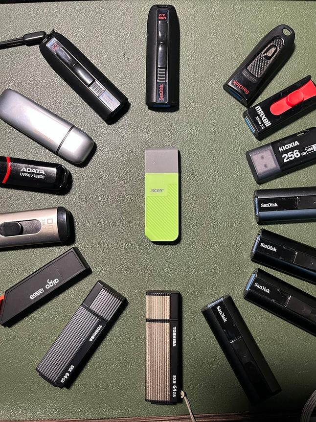 朗科U盘对比台电U盘,哪个好?